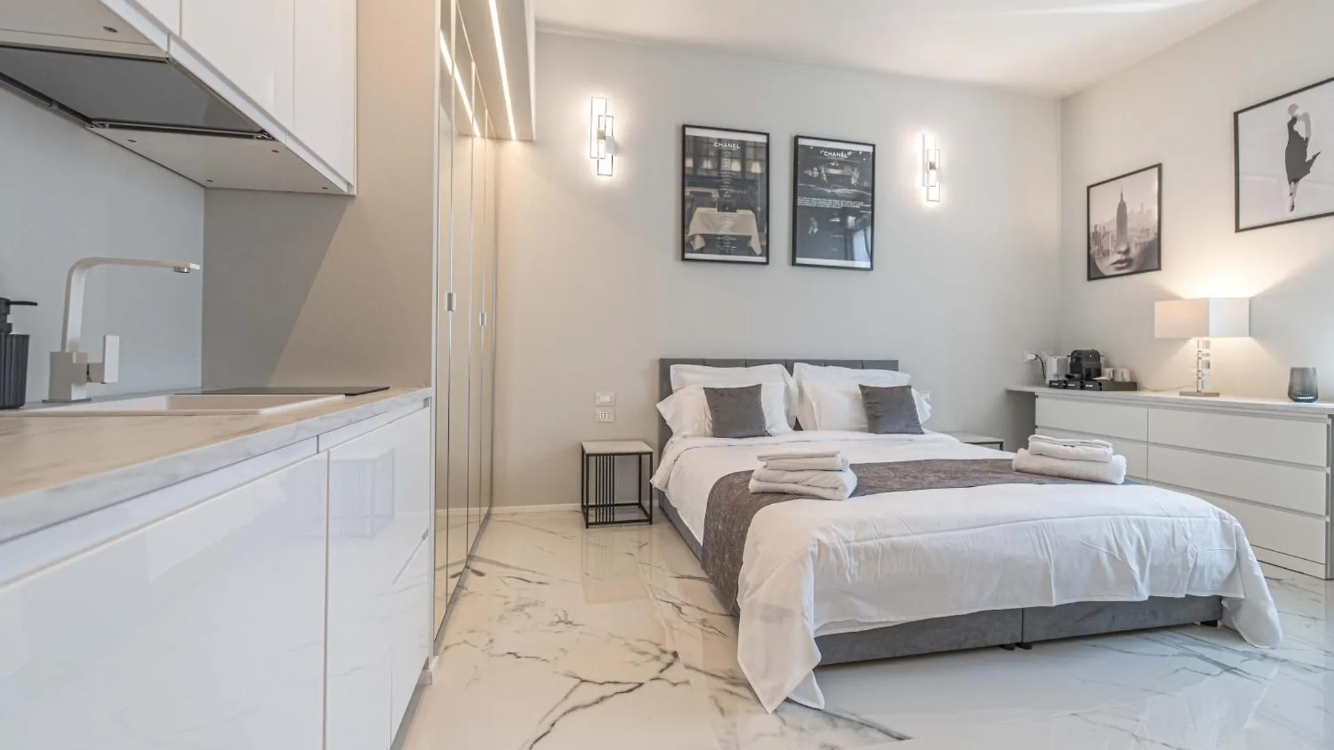 Moscova Luxury New Suite Milan 0*,