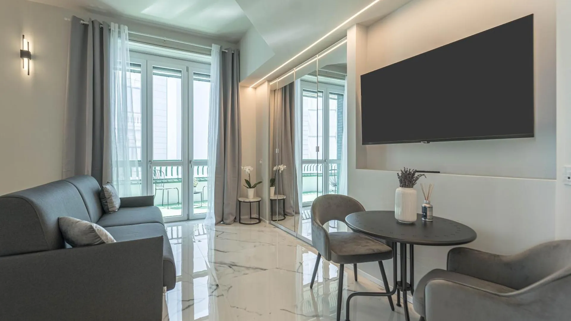 Moscova Luxury New Suite Milan 0*,